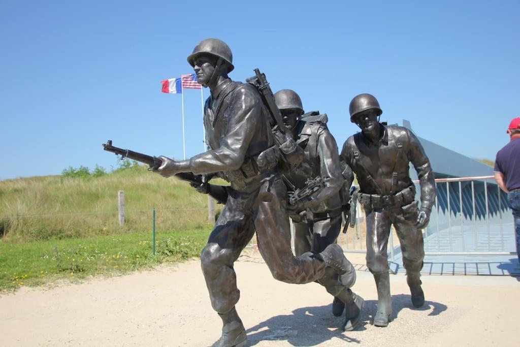 Proche De Sainte Mere-eglise *
